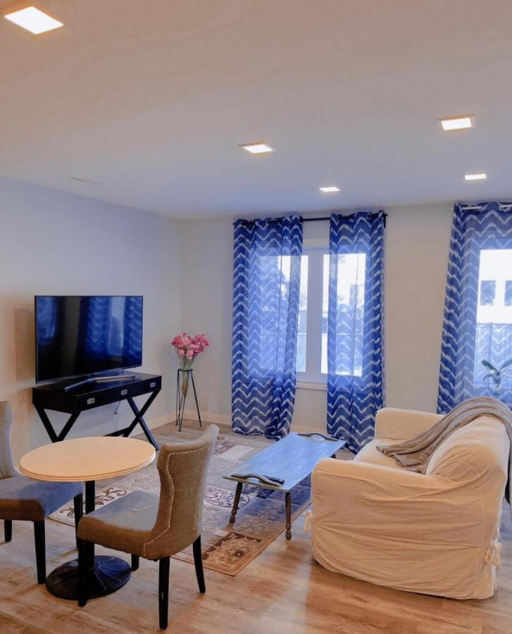 Elegant Garden Suite&2Mins Bus Station Close Lrt& Free Parking Calgary Bagian luar foto